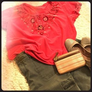 💕Super cute peasant style knit top💕